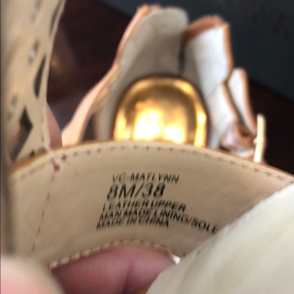 Vince Camuto tan leather kitten heel - Picture 6 of 8